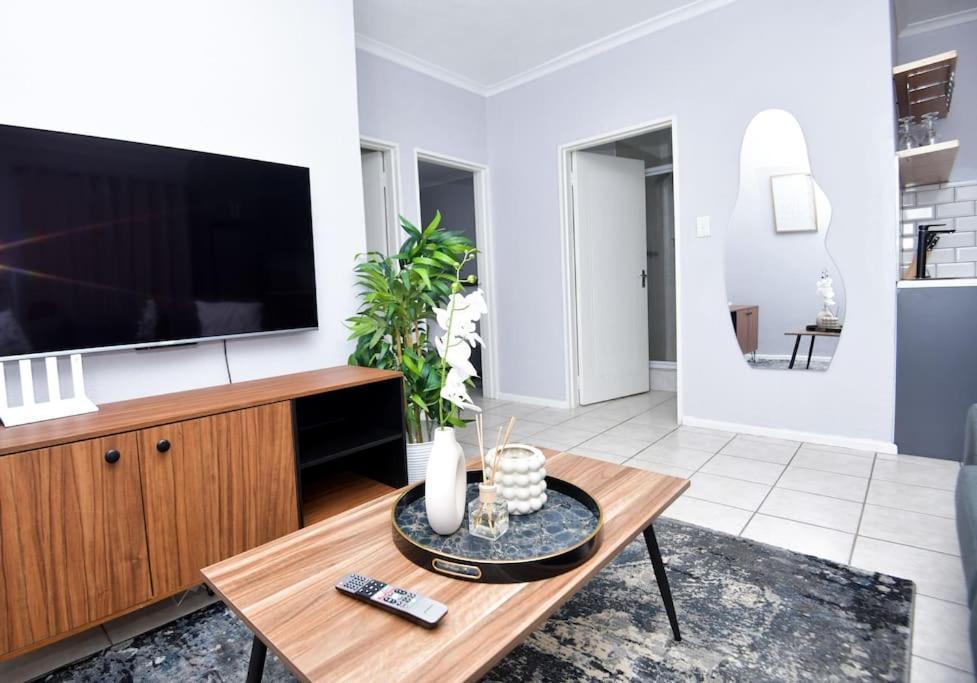 Comfy Hatfield Appartment Pretoria-Noord Exterior foto